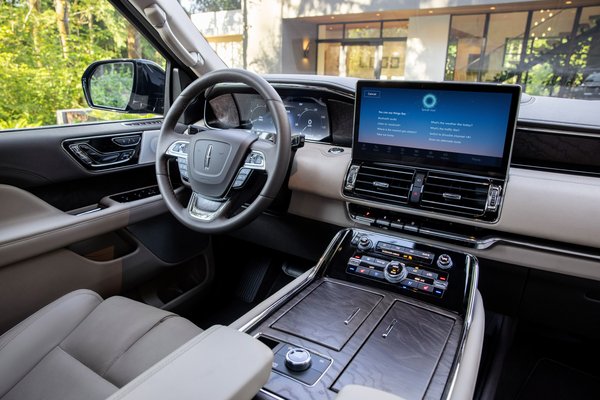 2022 Lincoln Navigator Instrumentation