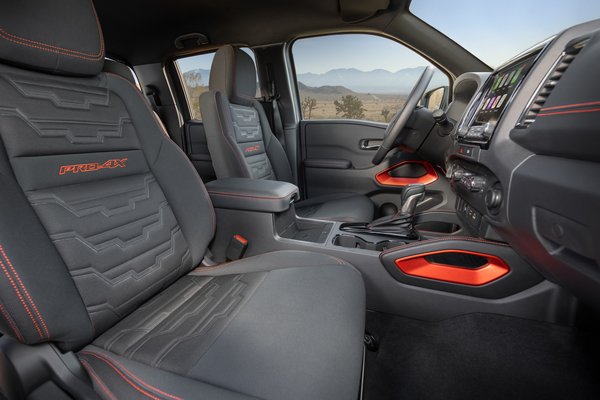 2022 Nissan Frontier Crew Cab Interior