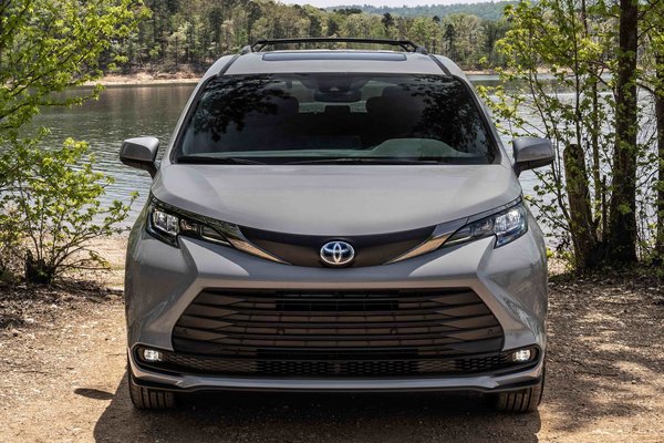 2022 Toyota Sienna Woodland Edition