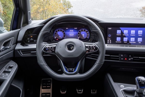 2022 Volkswagen Golf R Instrumentation