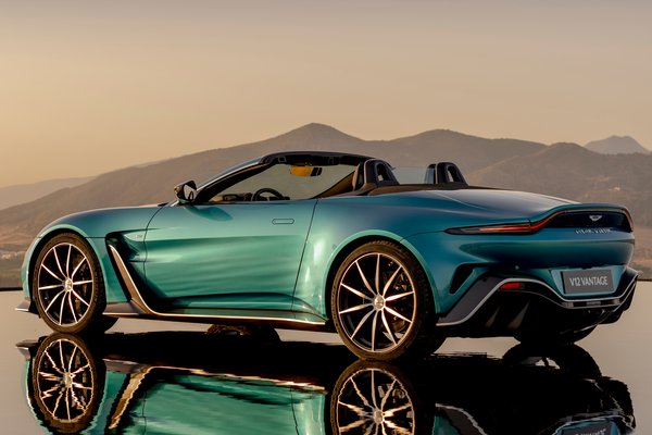 2023 Aston Martin Vantage V12 Roadster