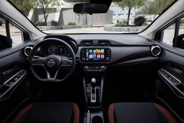 2023 Nissan Versa SR Interior