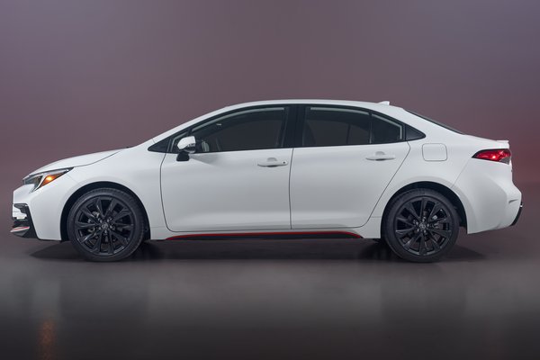 2023 Toyota Corolla Hybrid SE Infrared Edition