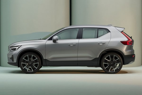 2023 Volvo XC40