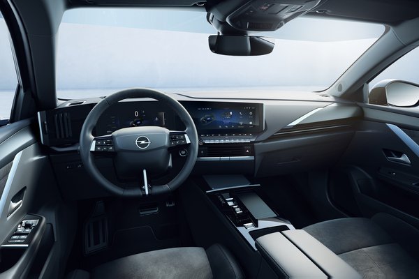 2024 Opel Astra Sports Tourer Electric Interior