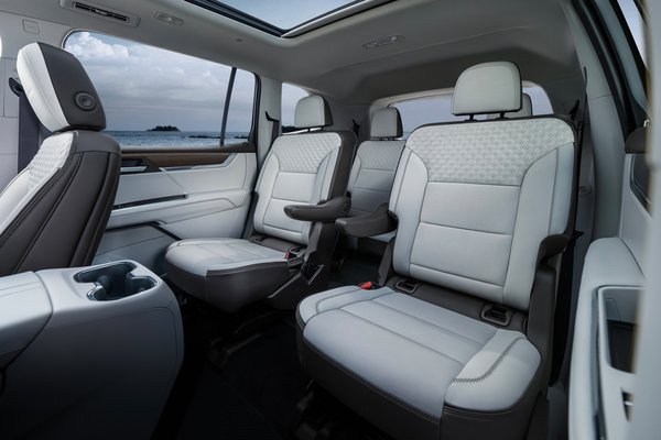 2024 GMC Acadia Denali Interior