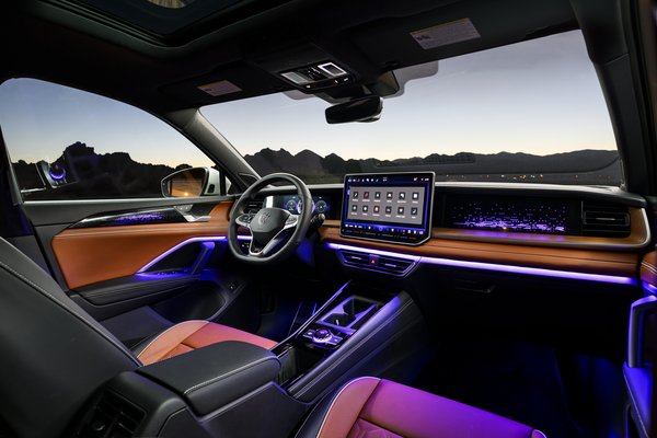 2025 Volkswagen Tiguan R-Line Interior