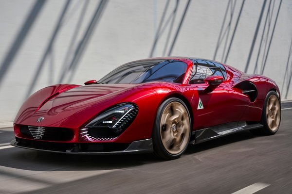 2025 Alfa Romeo 33 Stradale