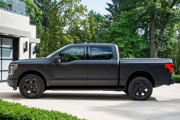 2024 Ford F-150 Lightning Platinum Black Edition