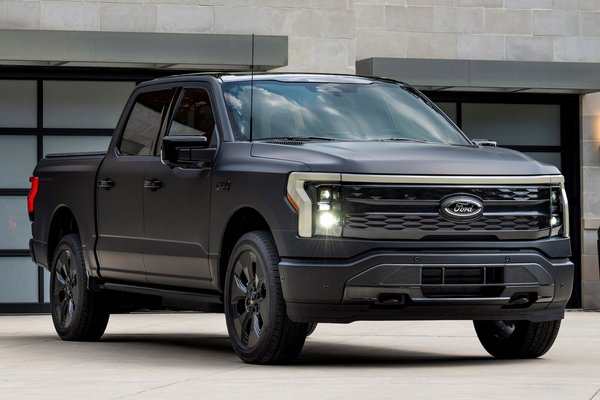 2024 Ford F-150 Lightning Platinum Black Edition