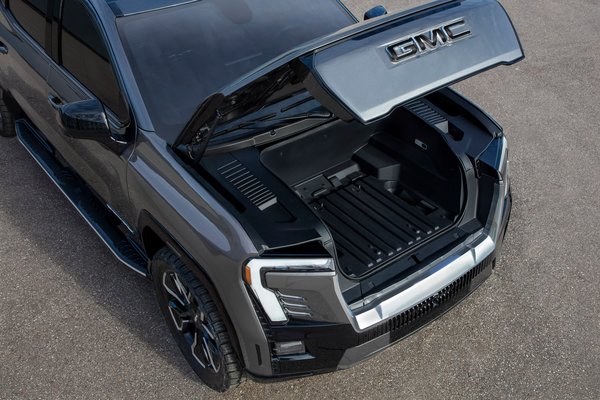 2024 GMC Sierra EV Denali Edition 1