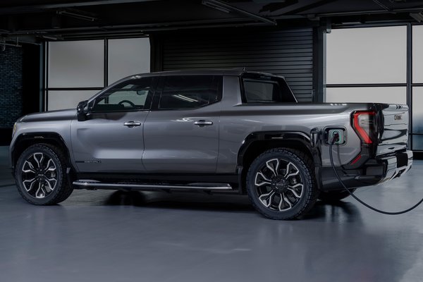 2024 GMC Sierra EV Denali Edition 1