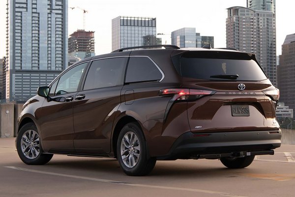 2024 Toyota Sienna XLE AWD