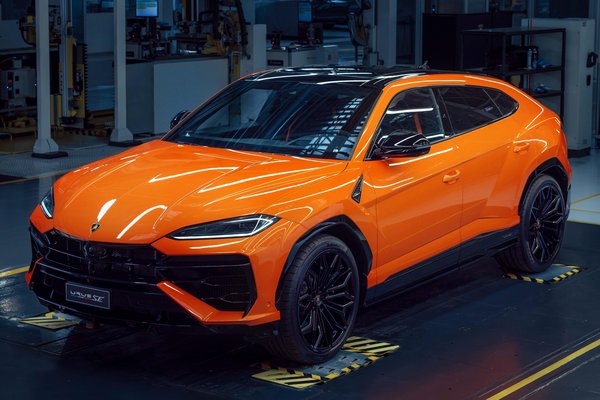 2025 Lamborghini Urus SE