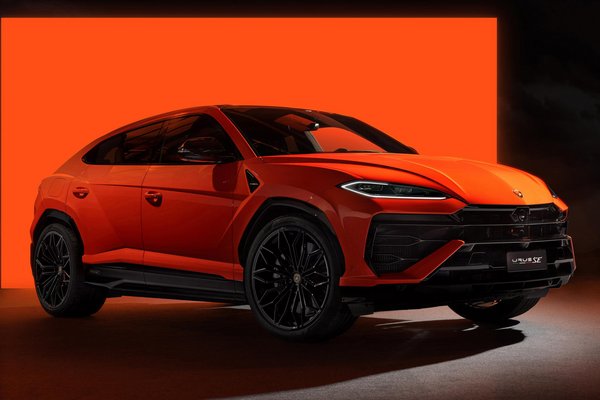 2025 Lamborghini Urus SE