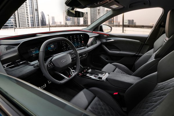 2025 Audi Q6 e-tron Sportback Interior