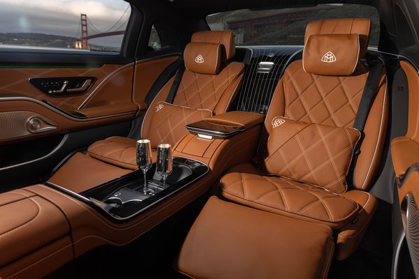 2026 Mercedes-Benz Maybach S 680 Edition Emerald Isle Interior