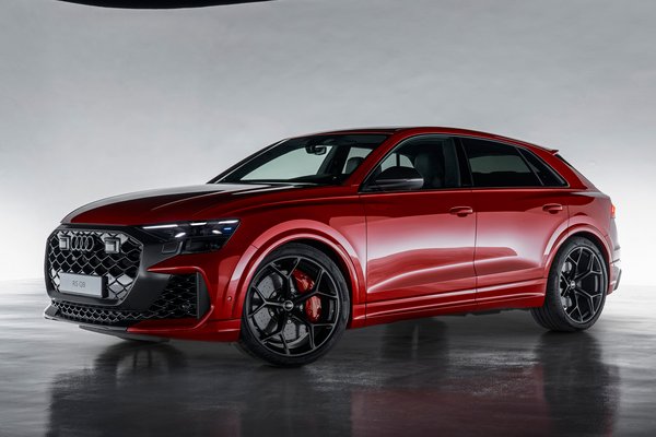 2025 Audi Q8 RS Q8 performance