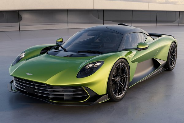 2025 Aston Martin Valhalla