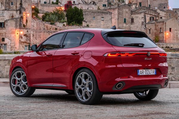 2025 Alfa Romeo Tonale Tributo Italiano