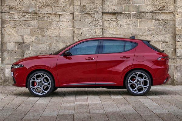 2025 Alfa Romeo Tonale Tributo Italiano