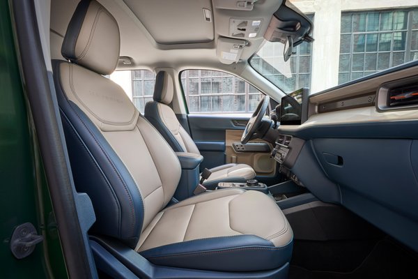 2025 Ford Maverick Lariat Interior