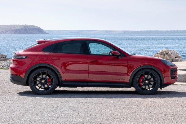 2025 Porsche Cayenne Coupe