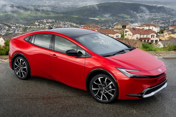 2025 Toyota Prius Plug-in Hybrid XSE