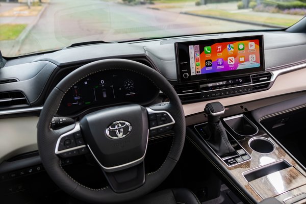 2025 Toyota Sienna Instrumentation