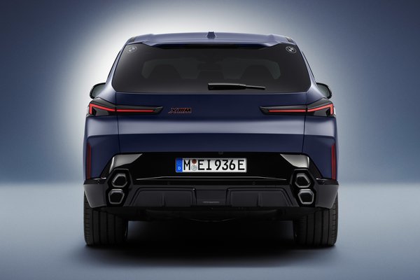 2026 BMW XM Label